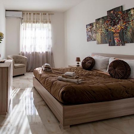 Апартаменти Madrigio... A Casa Propria Казамассіма Екстер'єр фото